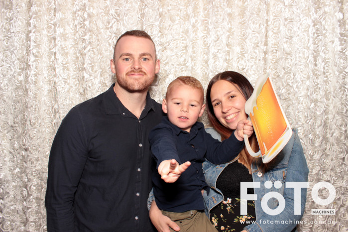 Dinh & Andrea's Engagement | View more photos from the event at gallery.fotomachines.com.au/u/FOTOMachines/Dinh-Andreas-Engagement