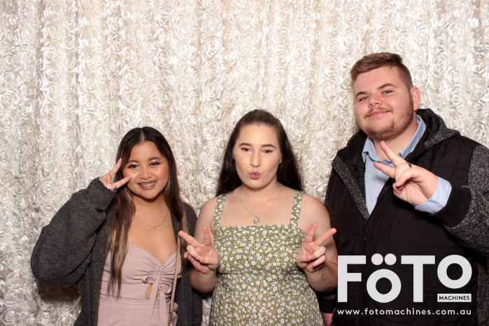 Dinh & Andrea's Engagement | View more photos from the event at gallery.fotomachines.com.au/u/FOTOMachines/Dinh-Andreas-Engagement