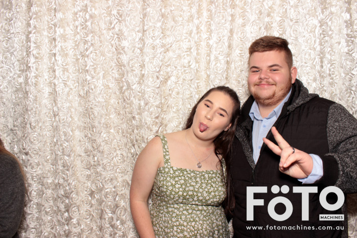 Dinh & Andrea's Engagement | View more photos from the event at gallery.fotomachines.com.au/u/FOTOMachines/Dinh-Andreas-Engagement