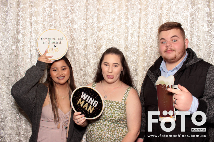 Dinh & Andrea's Engagement | View more photos from the event at gallery.fotomachines.com.au/u/FOTOMachines/Dinh-Andreas-Engagement