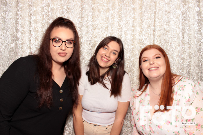Dinh & Andrea's Engagement | View more photos from the event at gallery.fotomachines.com.au/u/FOTOMachines/Dinh-Andreas-Engagement