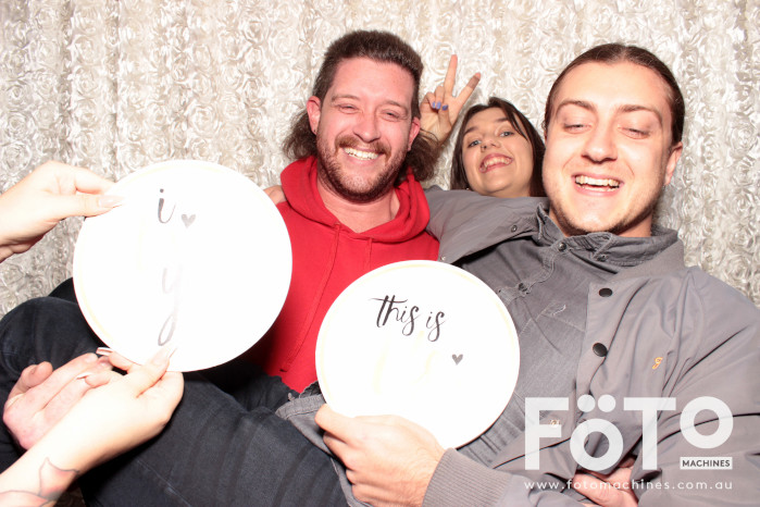 Dinh & Andrea's Engagement | View more photos from the event at gallery.fotomachines.com.au/u/FOTOMachines/Dinh-Andreas-Engagement