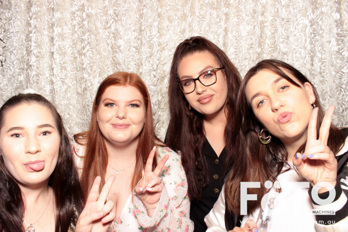 Dinh & Andrea's Engagement | View more photos from the event at gallery.fotomachines.com.au/u/FOTOMachines/Dinh-Andreas-Engagement