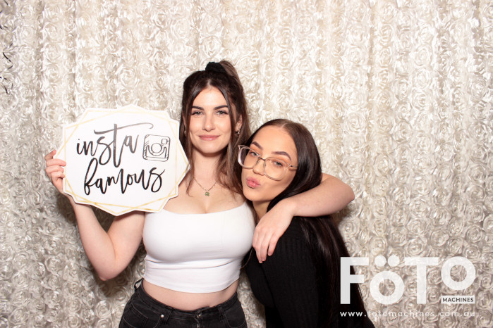 Dinh & Andrea's Engagement | View more photos from the event at gallery.fotomachines.com.au/u/FOTOMachines/Dinh-Andreas-Engagement