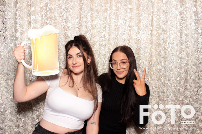 Dinh & Andrea's Engagement | View more photos from the event at gallery.fotomachines.com.au/u/FOTOMachines/Dinh-Andreas-Engagement