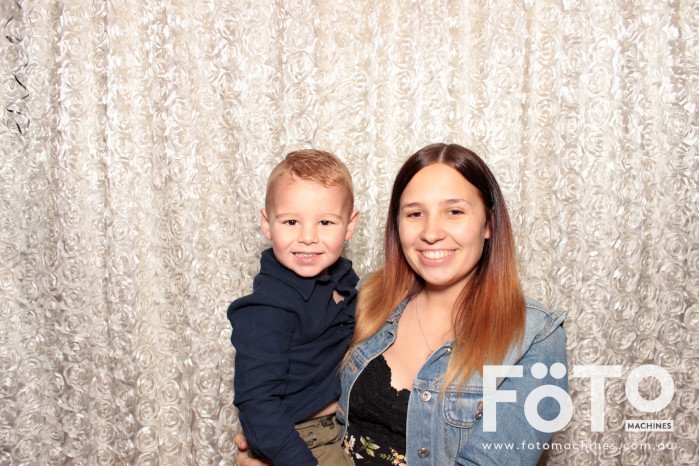 Dinh & Andrea's Engagement | View more photos from the event at gallery.fotomachines.com.au/u/FOTOMachines/Dinh-Andreas-Engagement