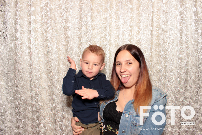 Dinh & Andrea's Engagement | View more photos from the event at gallery.fotomachines.com.au/u/FOTOMachines/Dinh-Andreas-Engagement