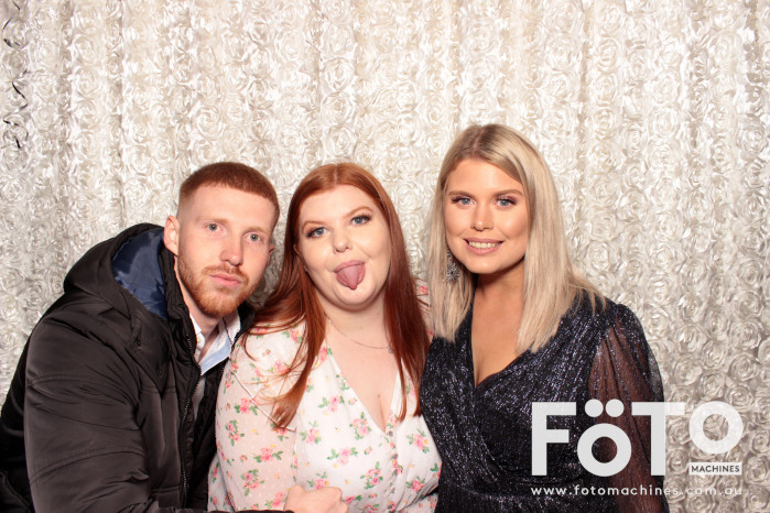 Dinh & Andrea's Engagement | View more photos from the event at gallery.fotomachines.com.au/u/FOTOMachines/Dinh-Andreas-Engagement