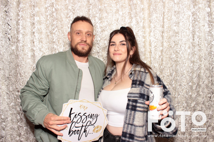 Dinh & Andrea's Engagement | View more photos from the event at gallery.fotomachines.com.au/u/FOTOMachines/Dinh-Andreas-Engagement