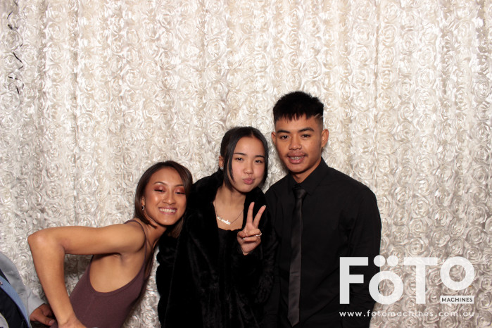 Dinh & Andrea's Engagement | View more photos from the event at gallery.fotomachines.com.au/u/FOTOMachines/Dinh-Andreas-Engagement