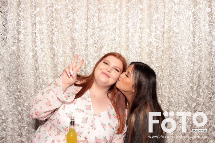 Dinh & Andrea's Engagement | View more photos from the event at gallery.fotomachines.com.au/u/FOTOMachines/Dinh-Andreas-Engagement