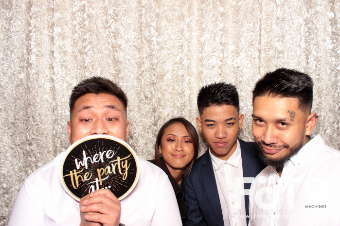 Dinh & Andrea's Engagement | View more photos from the event at gallery.fotomachines.com.au/u/FOTOMachines/Dinh-Andreas-Engagement