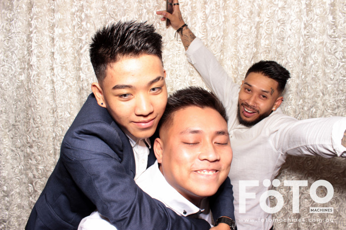 Dinh & Andrea's Engagement | View more photos from the event at gallery.fotomachines.com.au/u/FOTOMachines/Dinh-Andreas-Engagement