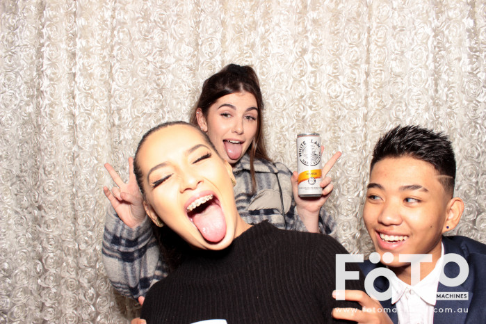 Dinh & Andrea's Engagement | View more photos from the event at gallery.fotomachines.com.au/u/FOTOMachines/Dinh-Andreas-Engagement