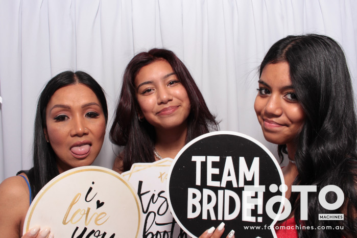 Doi & Zaza's Wedding | View more photos from the event at gallery.fotomachines.com.au/u/FOTOMachines/Doi-Zazas-Wedding