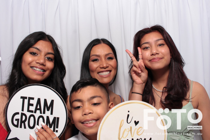 Doi & Zaza's Wedding | View more photos from the event at gallery.fotomachines.com.au/u/FOTOMachines/Doi-Zazas-Wedding