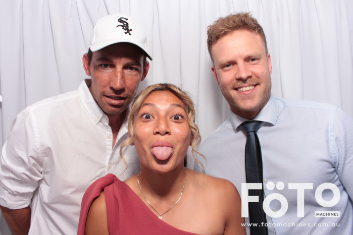 Doi & Zaza's Wedding | View more photos from the event at gallery.fotomachines.com.au/u/FOTOMachines/Doi-Zazas-Wedding