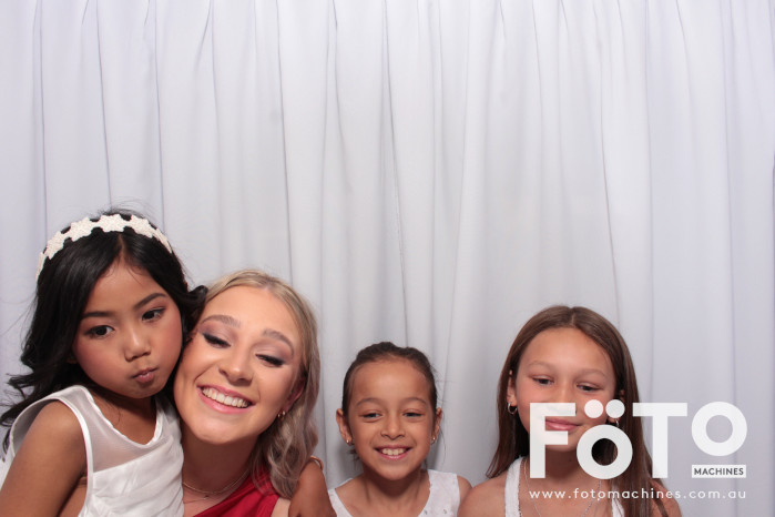 Doi & Zaza's Wedding | View more photos from the event at gallery.fotomachines.com.au/u/FOTOMachines/Doi-Zazas-Wedding