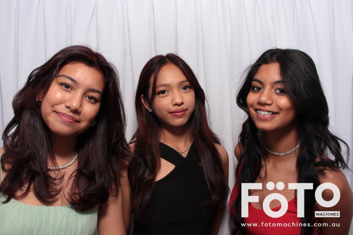 Doi & Zaza's Wedding | View more photos from the event at gallery.fotomachines.com.au/u/FOTOMachines/Doi-Zazas-Wedding