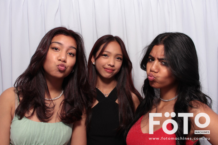 Doi & Zaza's Wedding | View more photos from the event at gallery.fotomachines.com.au/u/FOTOMachines/Doi-Zazas-Wedding