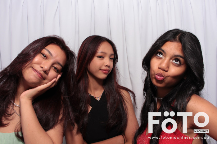 Doi & Zaza's Wedding | View more photos from the event at gallery.fotomachines.com.au/u/FOTOMachines/Doi-Zazas-Wedding