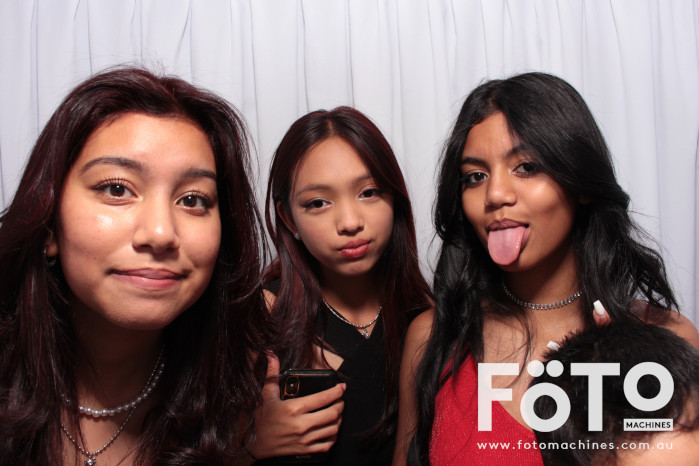 Doi & Zaza's Wedding | View more photos from the event at gallery.fotomachines.com.au/u/FOTOMachines/Doi-Zazas-Wedding