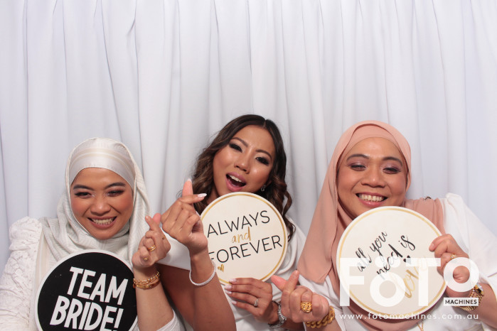 Doi & Zaza's Wedding | View more photos from the event at gallery.fotomachines.com.au/u/FOTOMachines/Doi-Zazas-Wedding