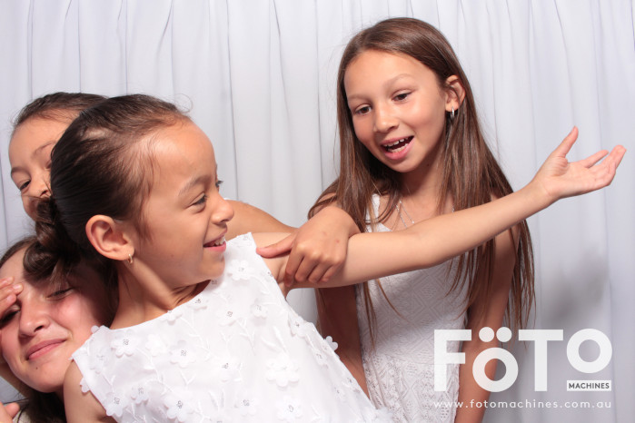 Doi & Zaza's Wedding | View more photos from the event at gallery.fotomachines.com.au/u/FOTOMachines/Doi-Zazas-Wedding