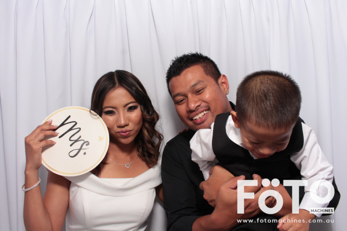 Doi & Zaza's Wedding | View more photos from the event at gallery.fotomachines.com.au/u/FOTOMachines/Doi-Zazas-Wedding