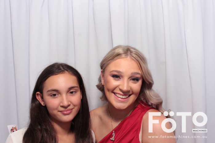 Doi & Zaza's Wedding | View more photos from the event at gallery.fotomachines.com.au/u/FOTOMachines/Doi-Zazas-Wedding