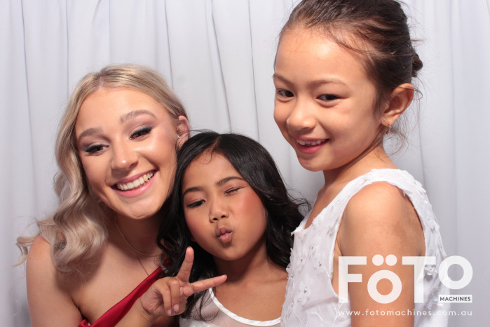 Doi & Zaza's Wedding | View more photos from the event at gallery.fotomachines.com.au/u/FOTOMachines/Doi-Zazas-Wedding