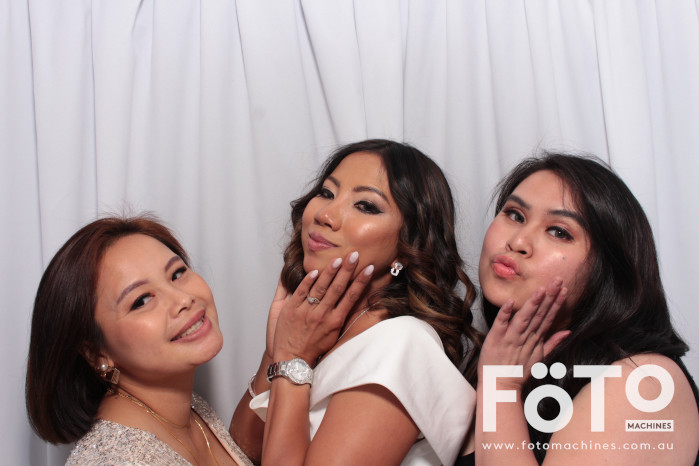 Doi & Zaza's Wedding | View more photos from the event at gallery.fotomachines.com.au/u/FOTOMachines/Doi-Zazas-Wedding