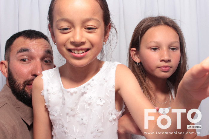 Doi & Zaza's Wedding | View more photos from the event at gallery.fotomachines.com.au/u/FOTOMachines/Doi-Zazas-Wedding