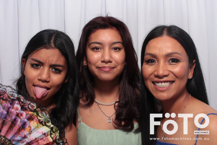 Doi & Zaza's Wedding | View more photos from the event at gallery.fotomachines.com.au/u/FOTOMachines/Doi-Zazas-Wedding