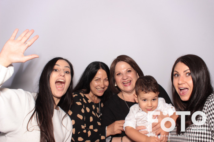 Dom's 30th | View more photos from the event at gallery.fotomachines.com.au/u/FOTOMachines/Doms-30th