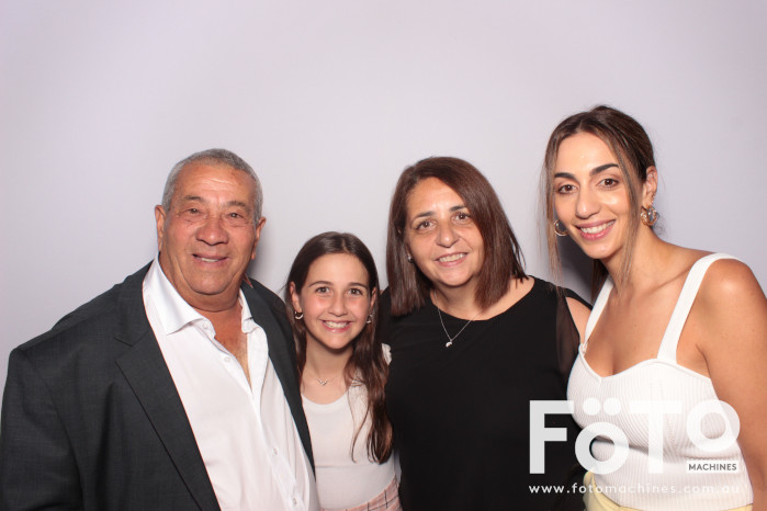 Dom's 30th | View more photos from the event at gallery.fotomachines.com.au/u/FOTOMachines/Doms-30th