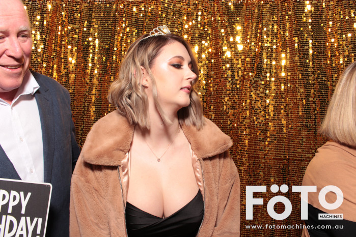 Nikki's 21st | View more photos from the event at gallery.fotomachines.com.au/u/FOTOMachines/Nikkis-21st