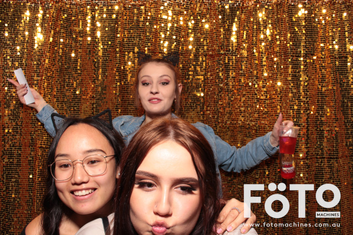 Nikki's 21st | View more photos from the event at gallery.fotomachines.com.au/u/FOTOMachines/Nikkis-21st