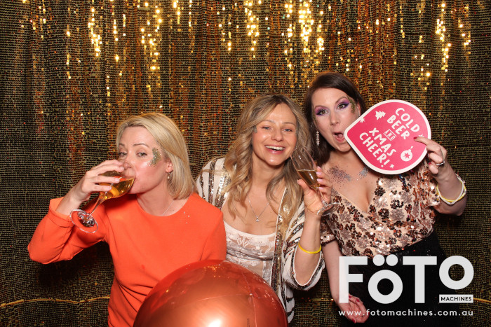 Coopers Christmas Party | View more photos from the event at gallery.fotomachines.com.au/u/FOTOMachines/Coopers-Christmas-Party