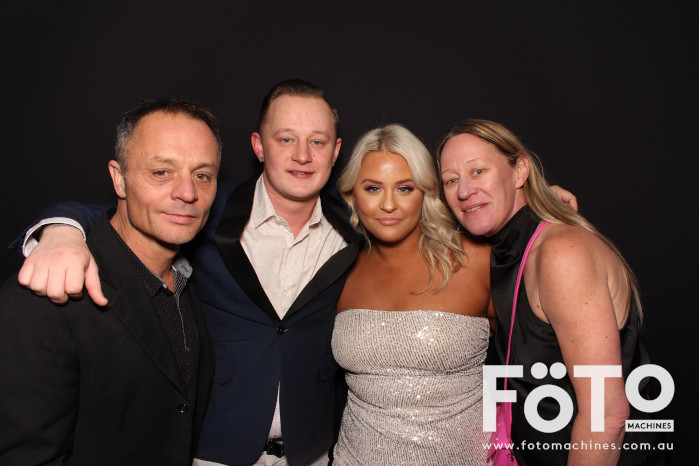 Ashleigh & Kaine's Engagement | View more photos from the event at gallery.fotomachines.com.au/u/FOTOMachines/Ashleigh-Kaines-Engagement