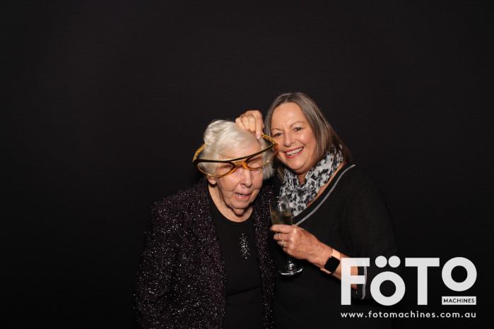 Ashleigh & Kaine's Engagement | View more photos from the event at gallery.fotomachines.com.au/u/FOTOMachines/Ashleigh-Kaines-Engagement