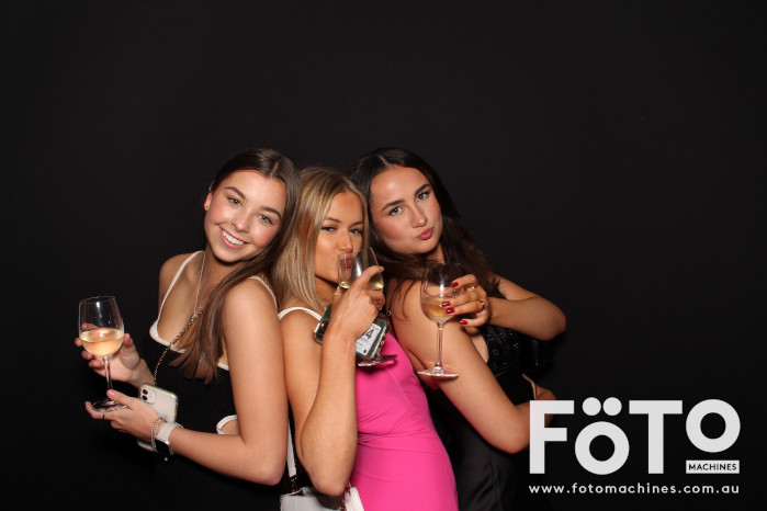 Ashleigh & Kaine's Engagement | View more photos from the event at gallery.fotomachines.com.au/u/FOTOMachines/Ashleigh-Kaines-Engagement