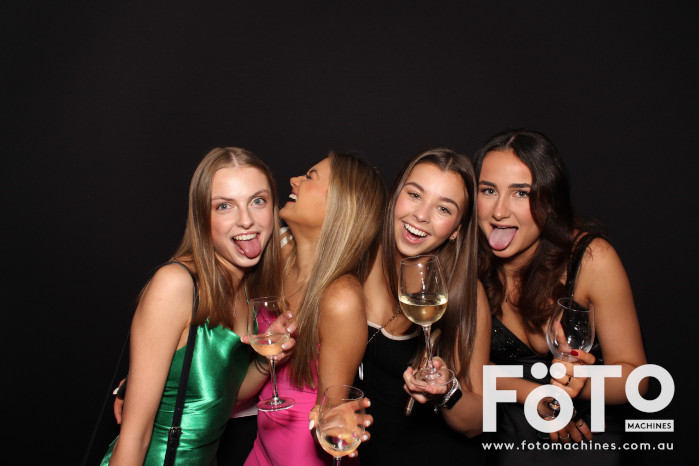 Ashleigh & Kaine's Engagement | View more photos from the event at gallery.fotomachines.com.au/u/FOTOMachines/Ashleigh-Kaines-Engagement