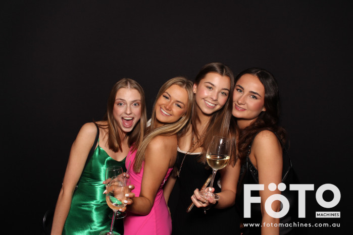 Ashleigh & Kaine's Engagement | View more photos from the event at gallery.fotomachines.com.au/u/FOTOMachines/Ashleigh-Kaines-Engagement