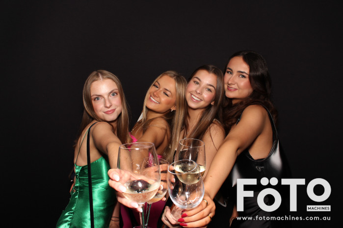 Ashleigh & Kaine's Engagement | View more photos from the event at gallery.fotomachines.com.au/u/FOTOMachines/Ashleigh-Kaines-Engagement