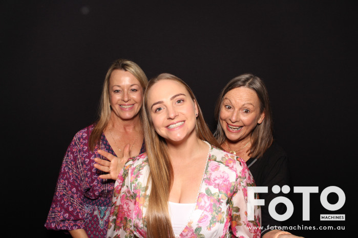 Ashleigh & Kaine's Engagement | View more photos from the event at gallery.fotomachines.com.au/u/FOTOMachines/Ashleigh-Kaines-Engagement