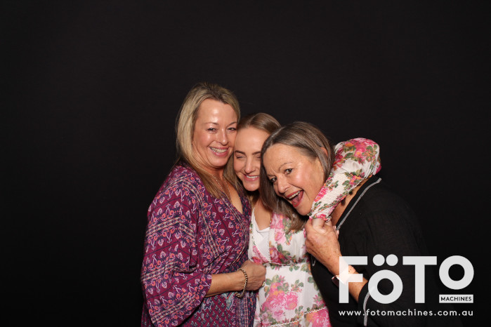 Ashleigh & Kaine's Engagement | View more photos from the event at gallery.fotomachines.com.au/u/FOTOMachines/Ashleigh-Kaines-Engagement