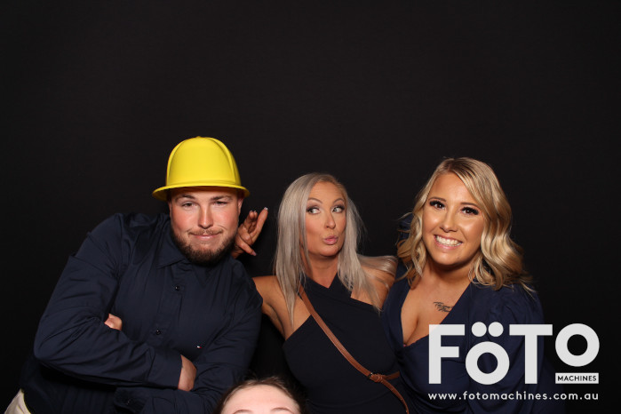 Ashleigh & Kaine's Engagement | View more photos from the event at gallery.fotomachines.com.au/u/FOTOMachines/Ashleigh-Kaines-Engagement