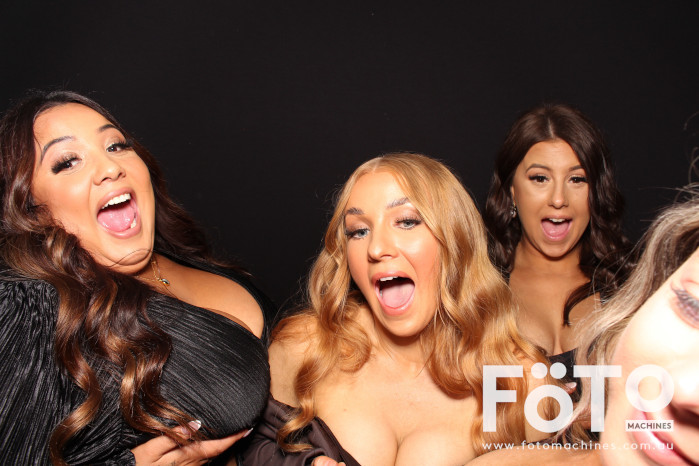 Ashleigh & Kaine's Engagement | View more photos from the event at gallery.fotomachines.com.au/u/FOTOMachines/Ashleigh-Kaines-Engagement