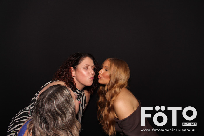 Ashleigh & Kaine's Engagement | View more photos from the event at gallery.fotomachines.com.au/u/FOTOMachines/Ashleigh-Kaines-Engagement